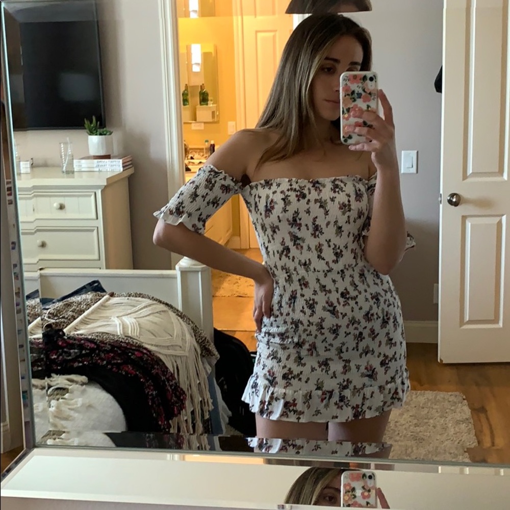 Etophe Studios / Luna B White Floral Dress